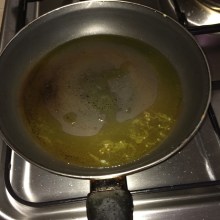 Add oil in a pan.