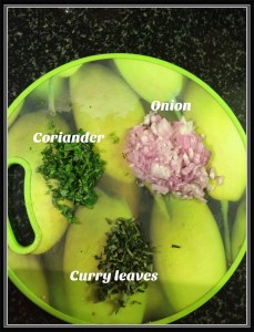 Chop onion, curry leaves and coriander leaves finely.