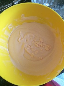 Fold the cream together.