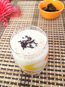 All ready and look at the frothy milkshake. Tastes creamy.