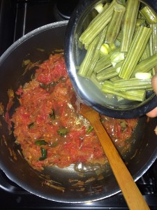 Add the cooked drumstick at this stage.