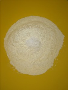 Take the flour and salt in a bowl.