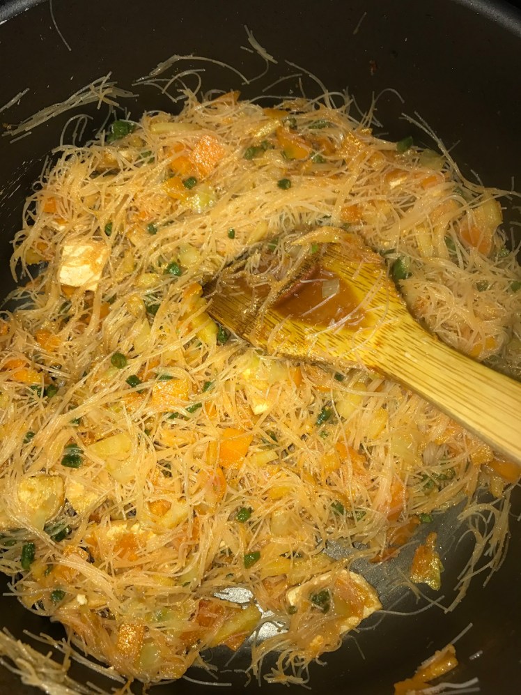 Mee Hoon Goreng/Rice Vermicelli Stir Fry ( Indo-Chinese Style) – Tingle ...